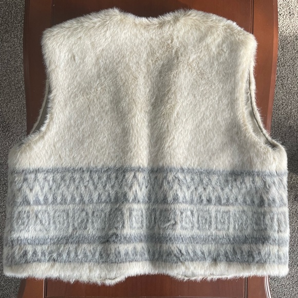 Vintage Faux Fur Vest - Picture 3 of 4